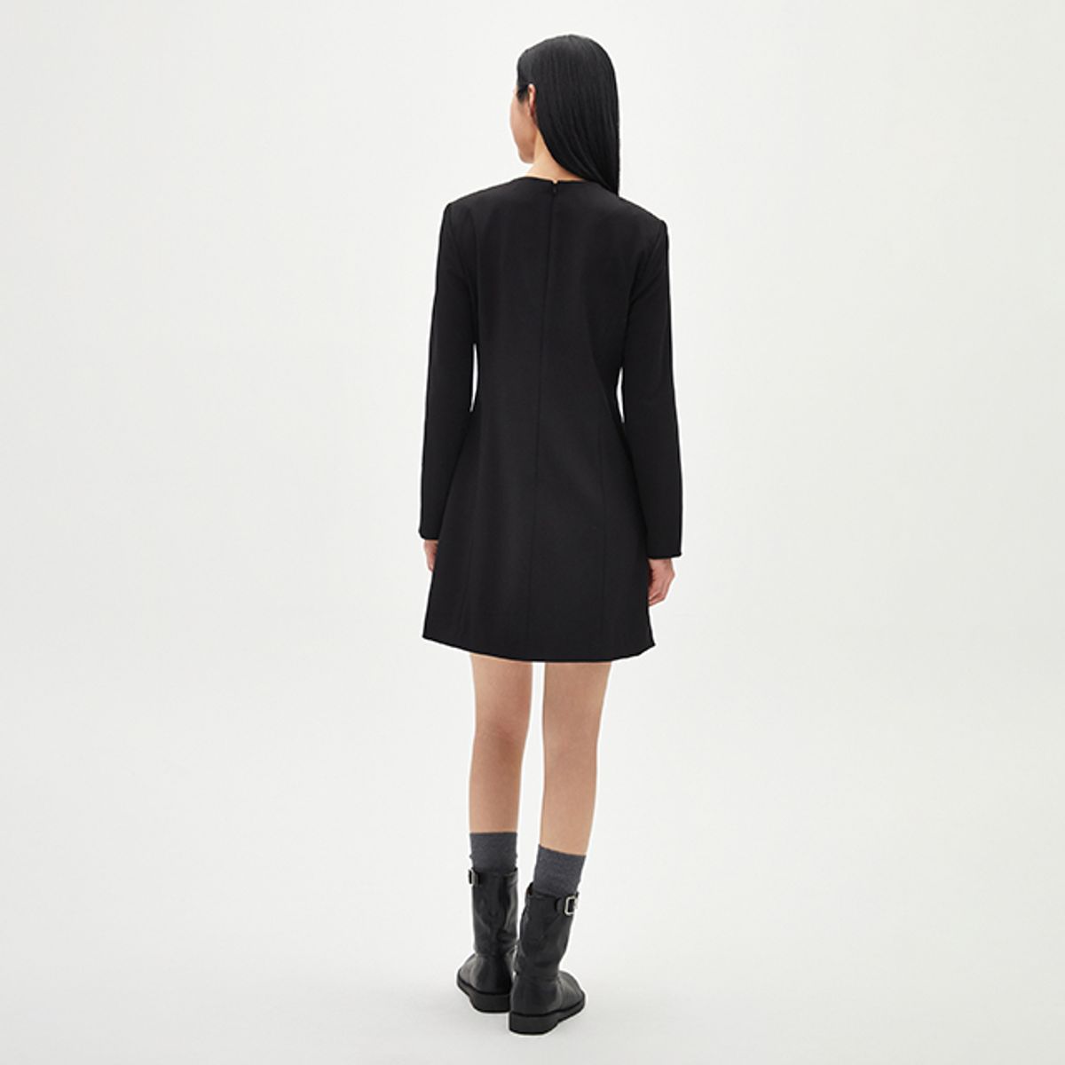 랩(LAP) 라운드넥 A라인 미니원피스 AR1WO263