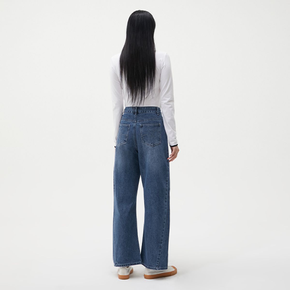 랩(LAP) 턱 스티치 자수 데님 파라수트 팬츠 AR1DP263