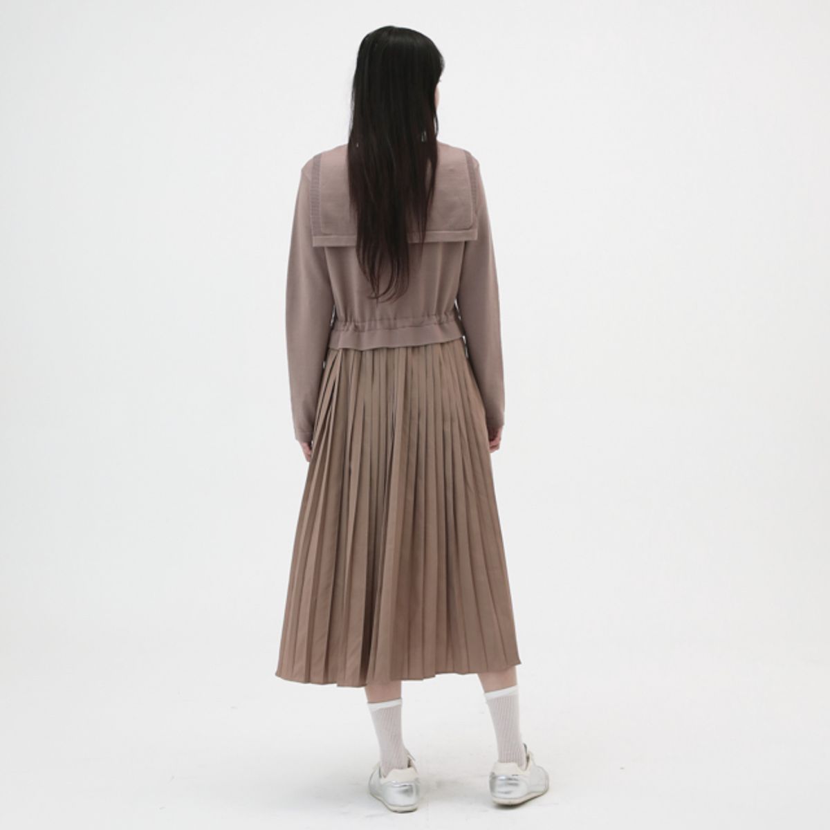 랩(LAP) 세일러 카라 배색 주름 니트원피스 AR1WO220