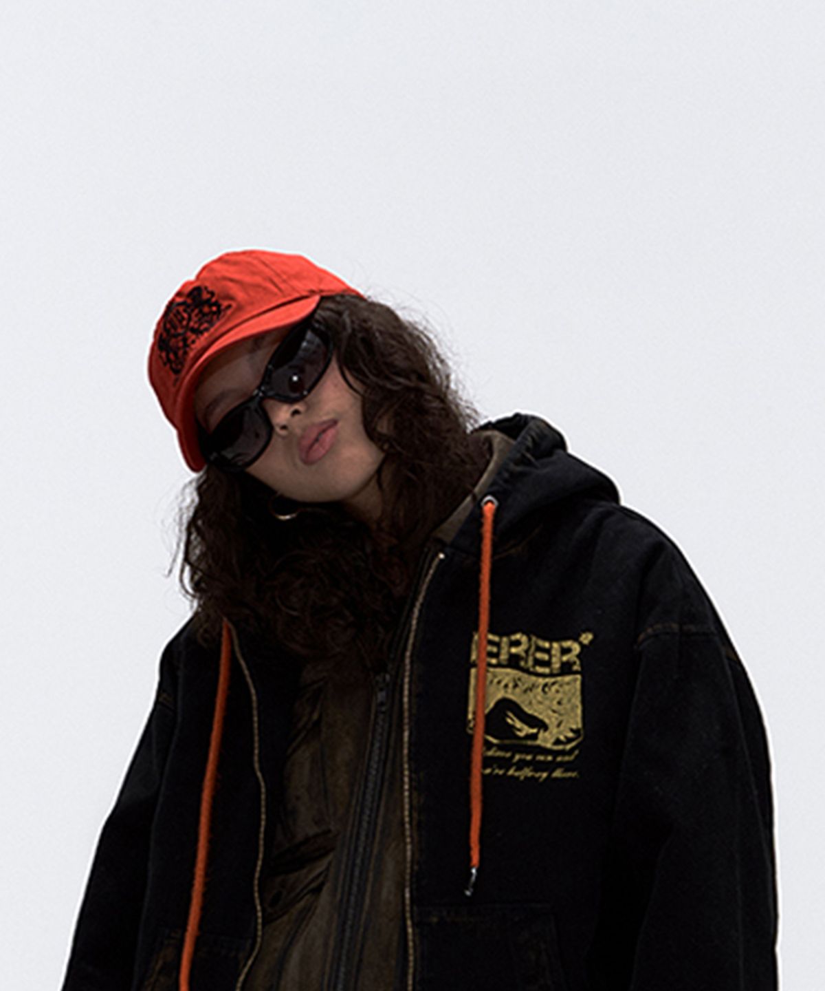 에르에르(ERER) ERER Iconic Embroidery Cap Red