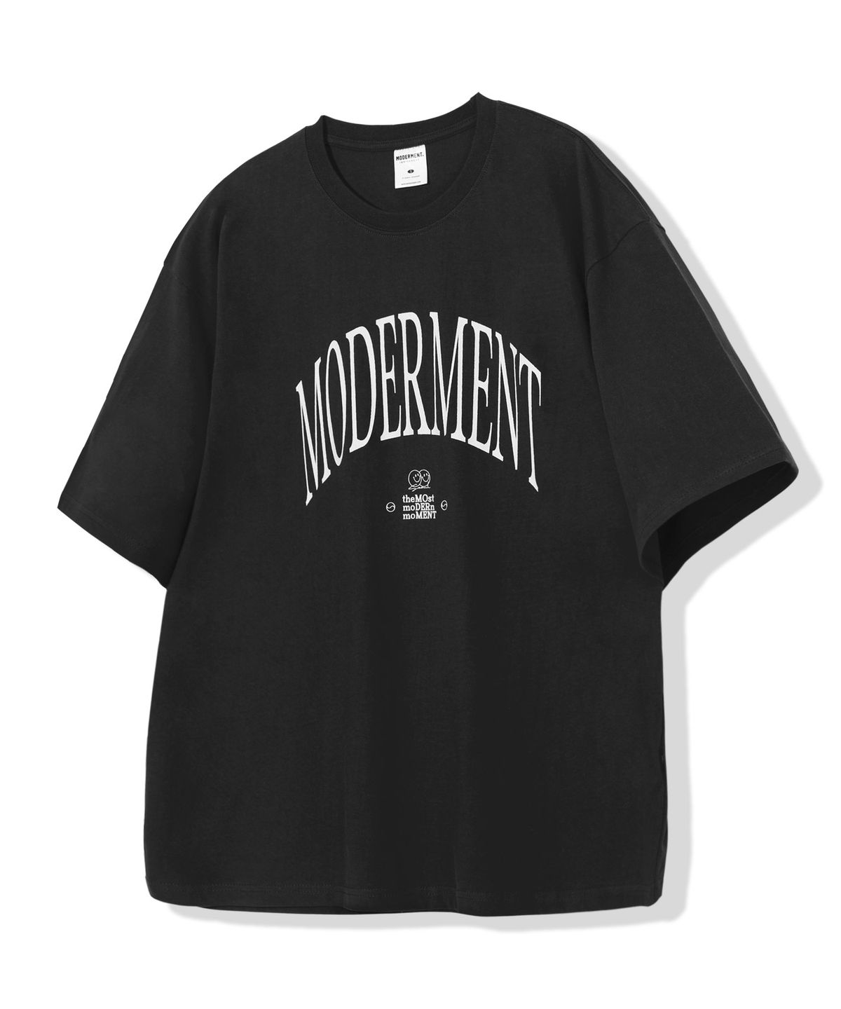 모더먼트(MODERMENT) 핀 로고 오버사이즈 반팔 티셔츠 [블랙]