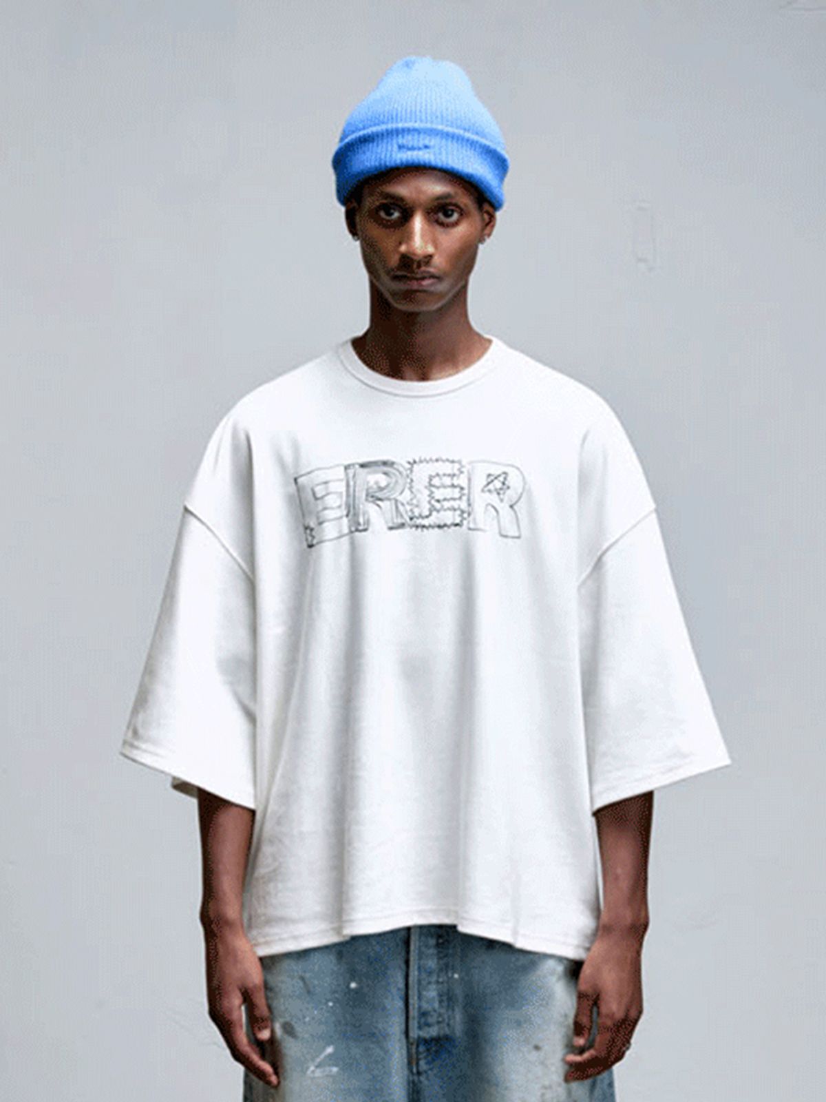 에르에르(ERER) ER Embroidered Detail Oversized T-Shirt White