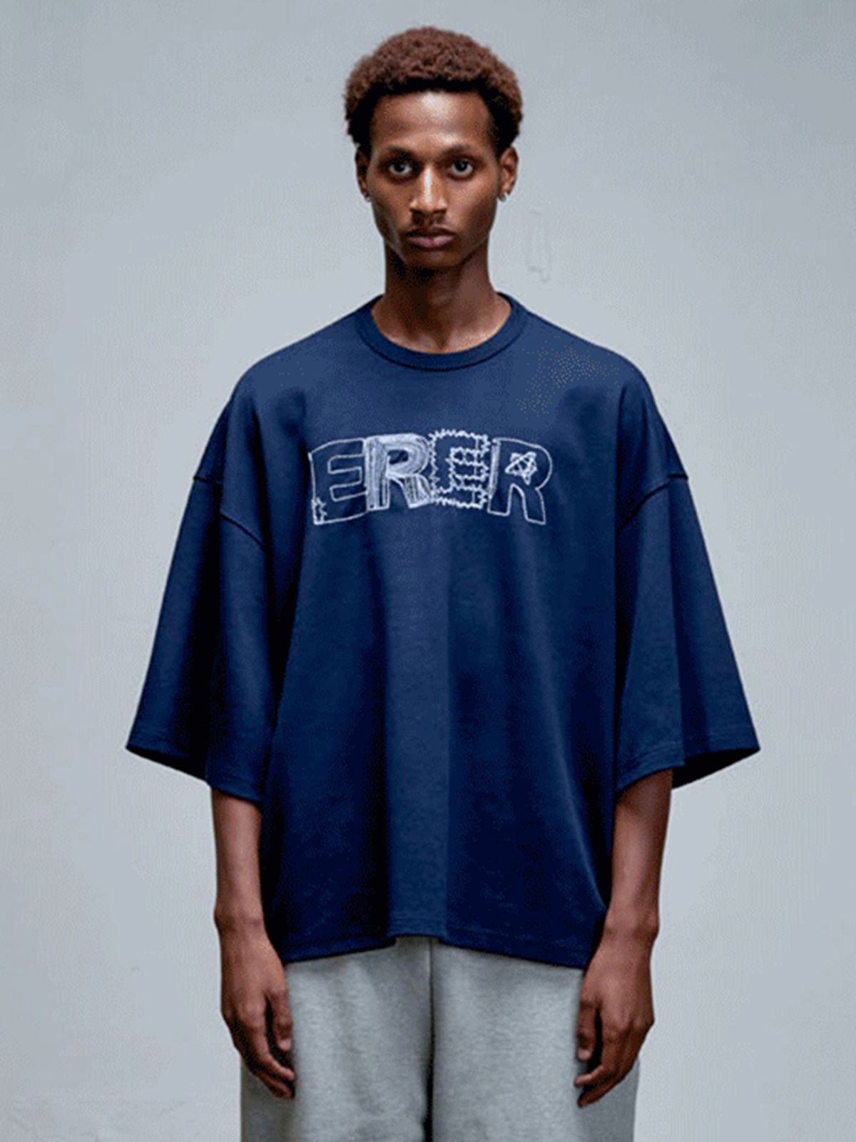 에르에르(ERER) ER Embroidered Detail Oversized T-Shirt Navy
