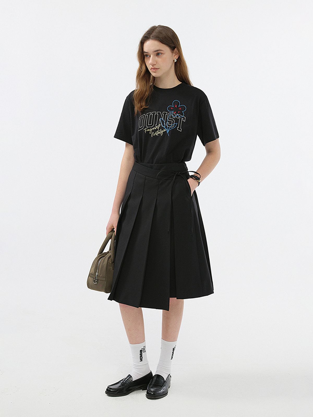 던스트(DUNST) UNISEX DRAWING BLOOM T-SHIRT _UDTS5B126_BLACK