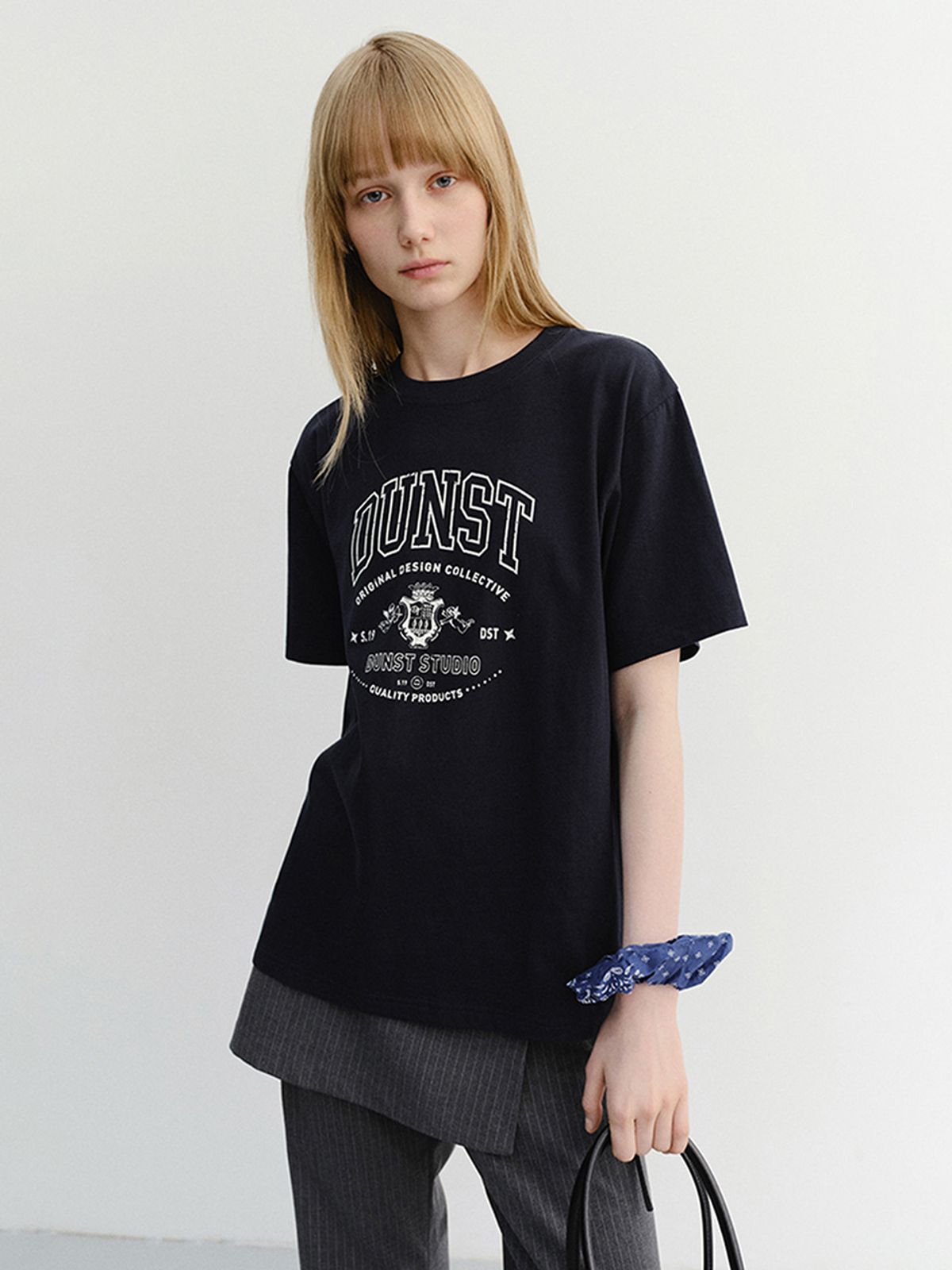 던스트(DUNST) UNISEX CUPID ARCH LOGO T-SHIRT_UDTS6B129_FRENCH NAVY