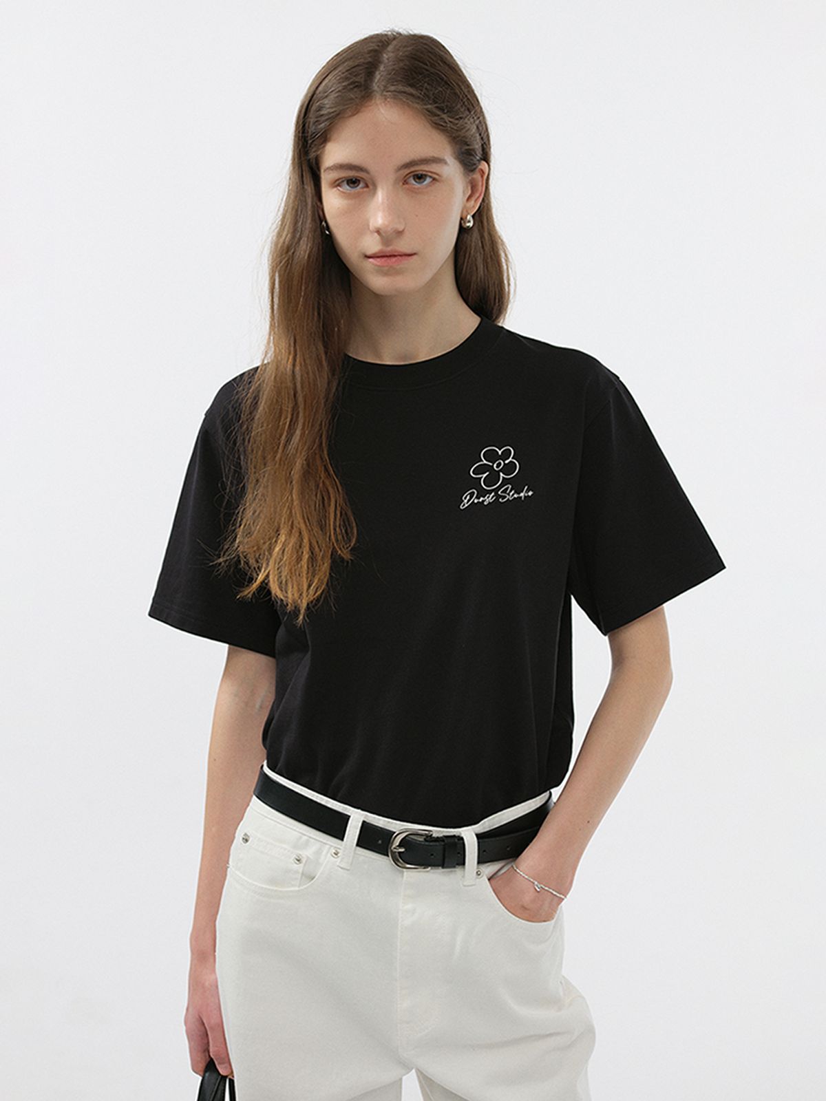 던스트(DUNST) UNISEX DRAWING BLOOM LOGO T-SHIRT_UDTS5B130_BLACK