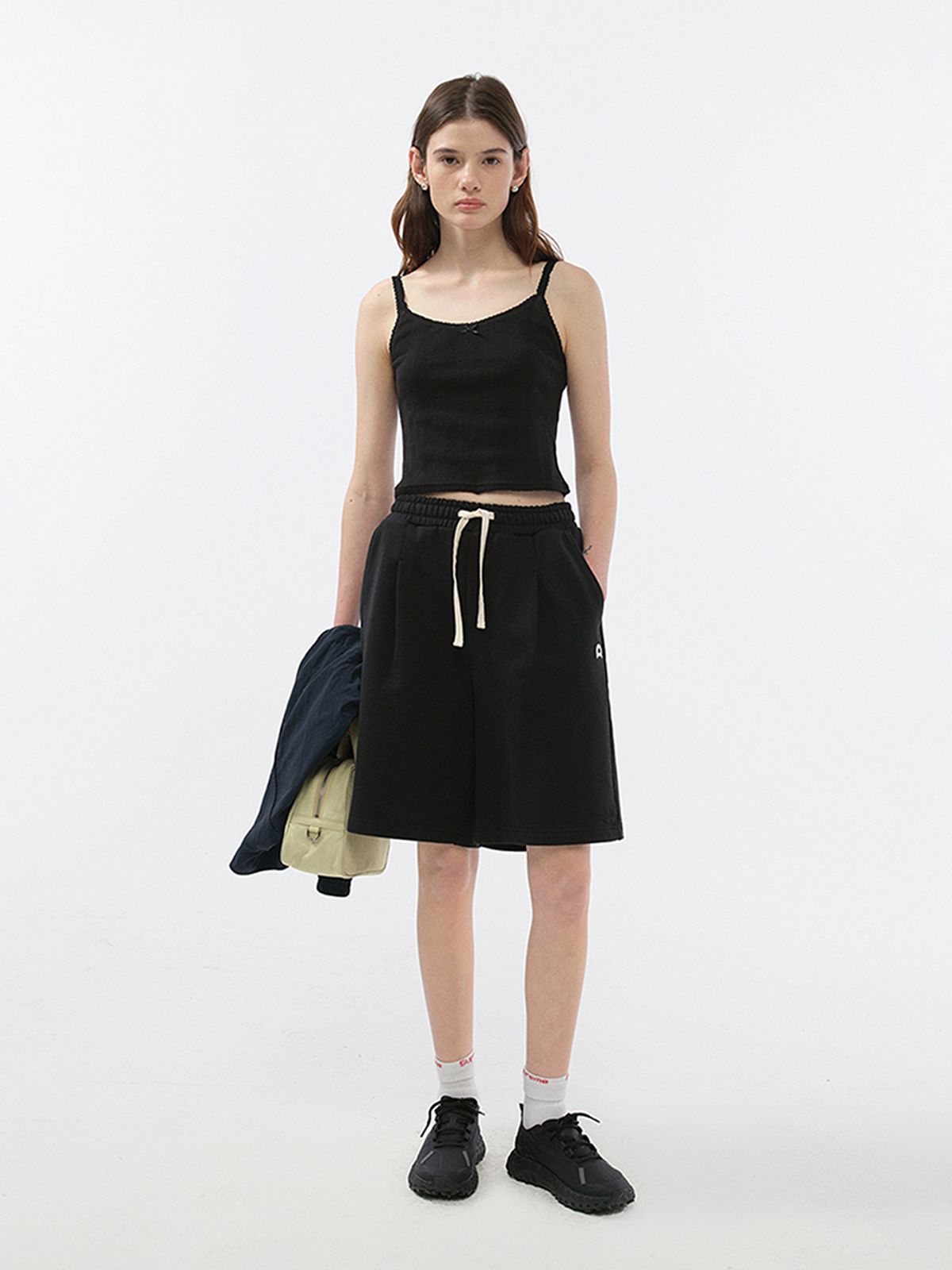 던스트(DUNST) UNISEX LEATHER LOGO SWEAT SHORTS_UDPA5B121_BLACK