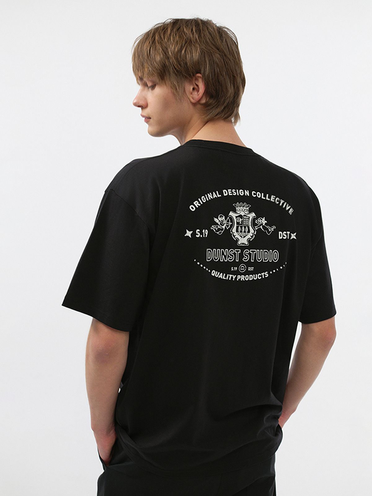 던스트 포 맨(DUNST FOR MEN) CUPID ARCH BACK LOGO T-SHIRT_UNISEX_UDTS5B128_BLACK