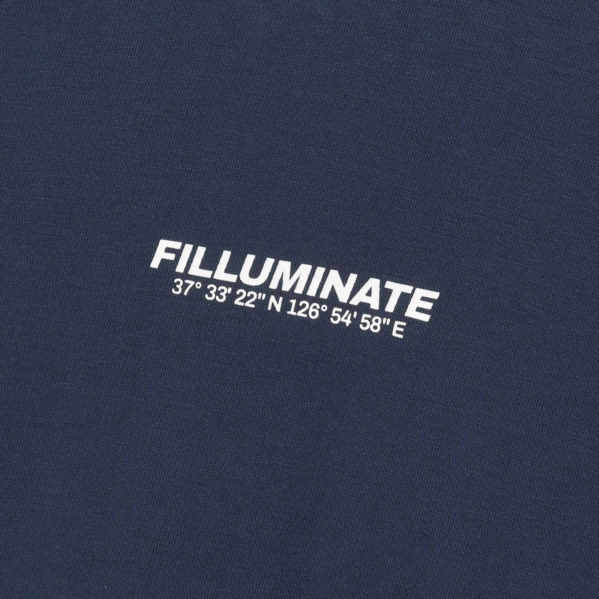 필루미네이트(FILLUMINATE) 월드 링크 티셔츠-네이비