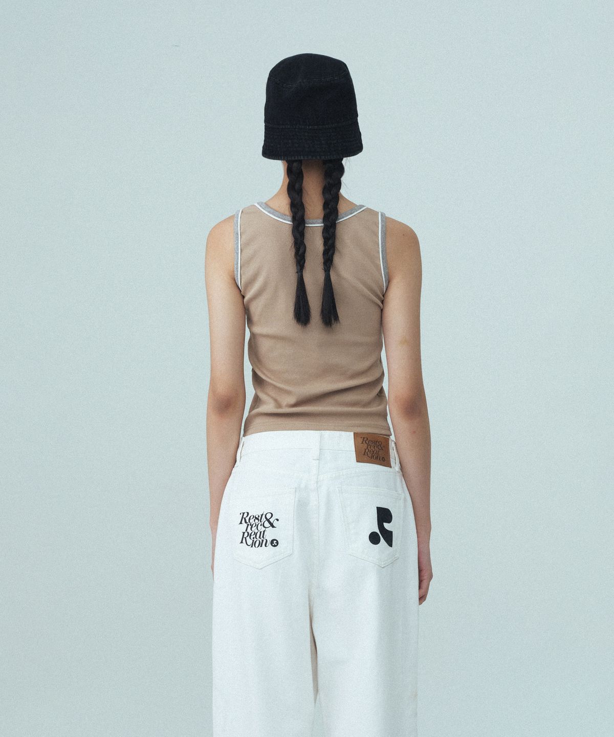 레스트앤레크레이션(REST&RECREATION) SQUARE NECK SLEEVELESS - BEIGE