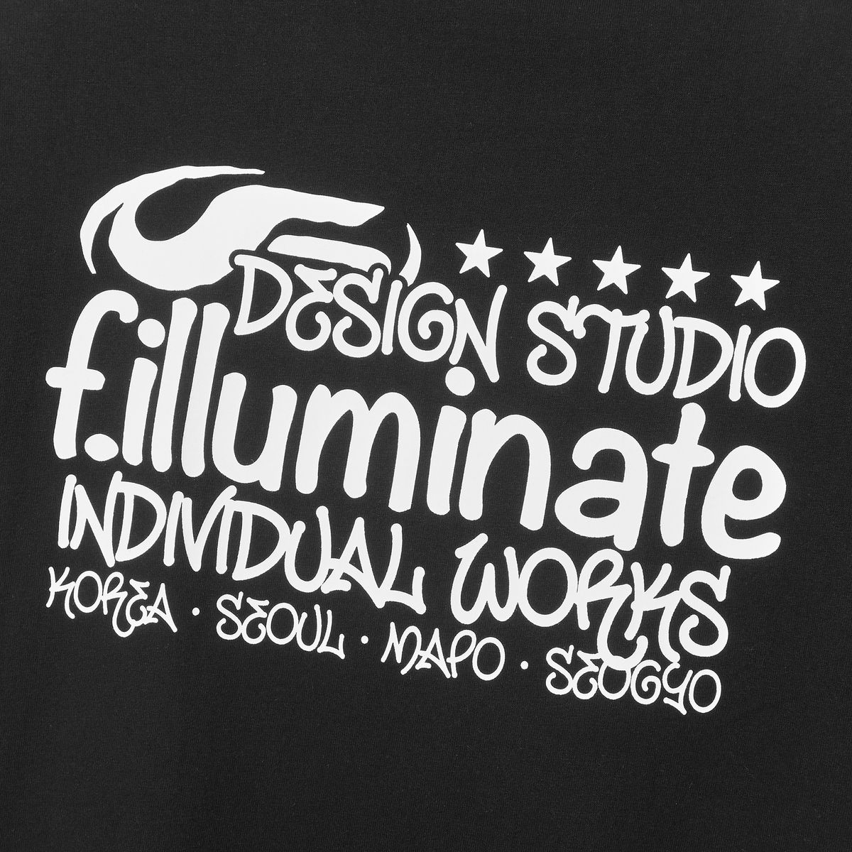필루미네이트(FILLUMINATE) 너티 백 프린팅 티셔츠-블랙