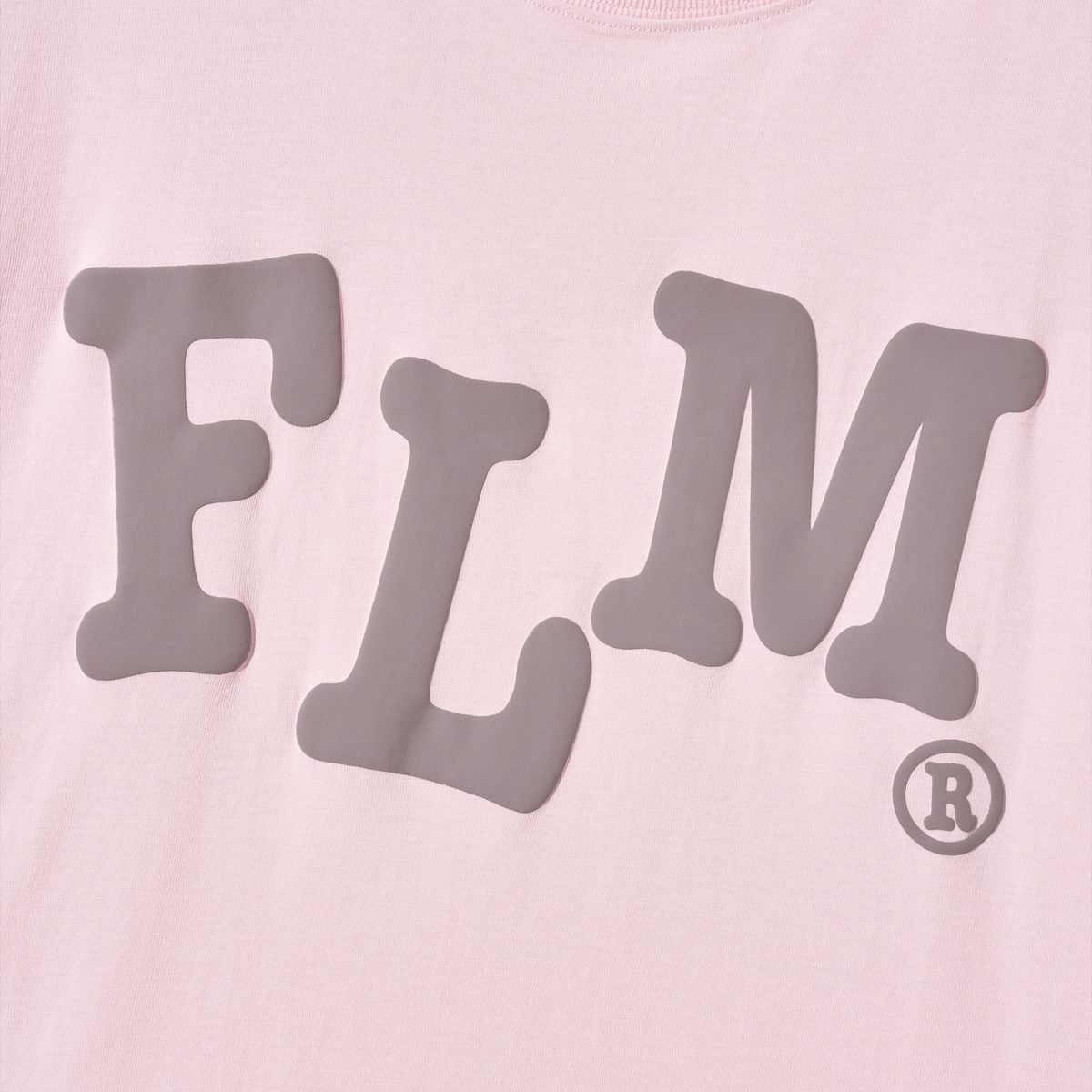 필루미네이트(FILLUMINATE) FLM 웨이비 로고 티셔츠-핑크