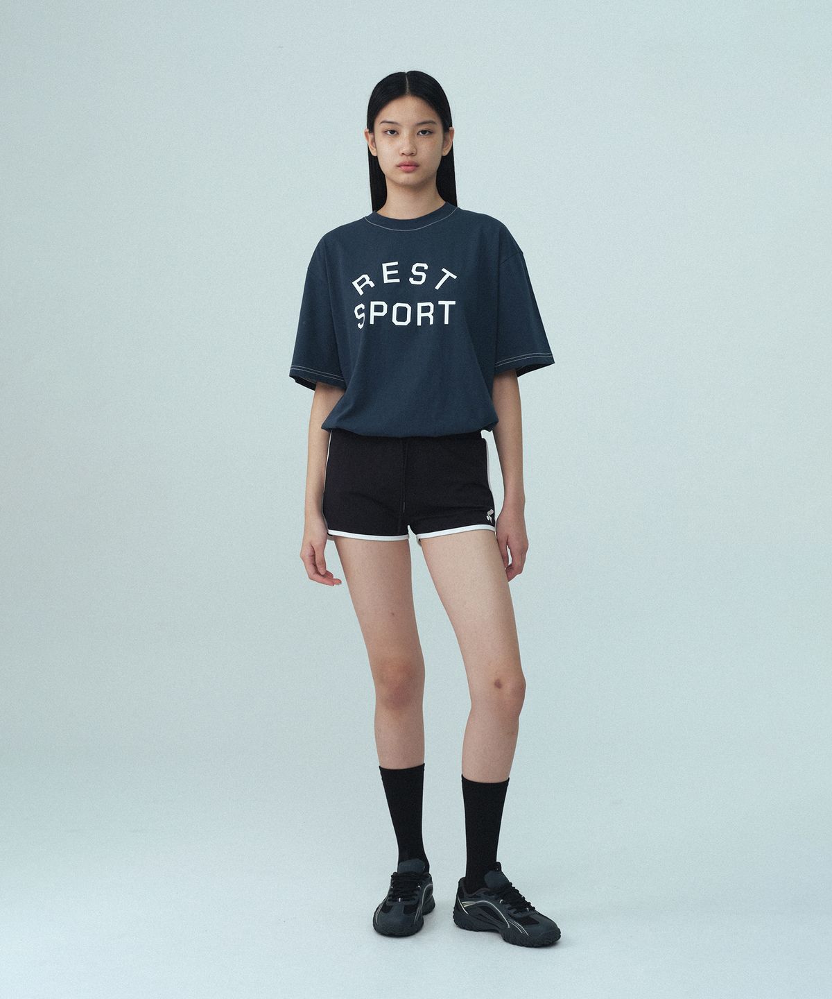 레스트앤레크레이션(REST&RECREATION) RS LOGO STITCH T-SHIRT - BLUE GREEN