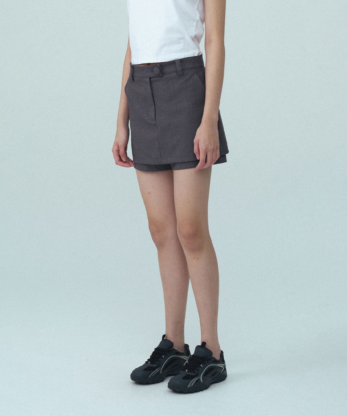 레스트앤레크레이션(REST&RECREATION) LOW RISE BUTTON SKORT - GREY