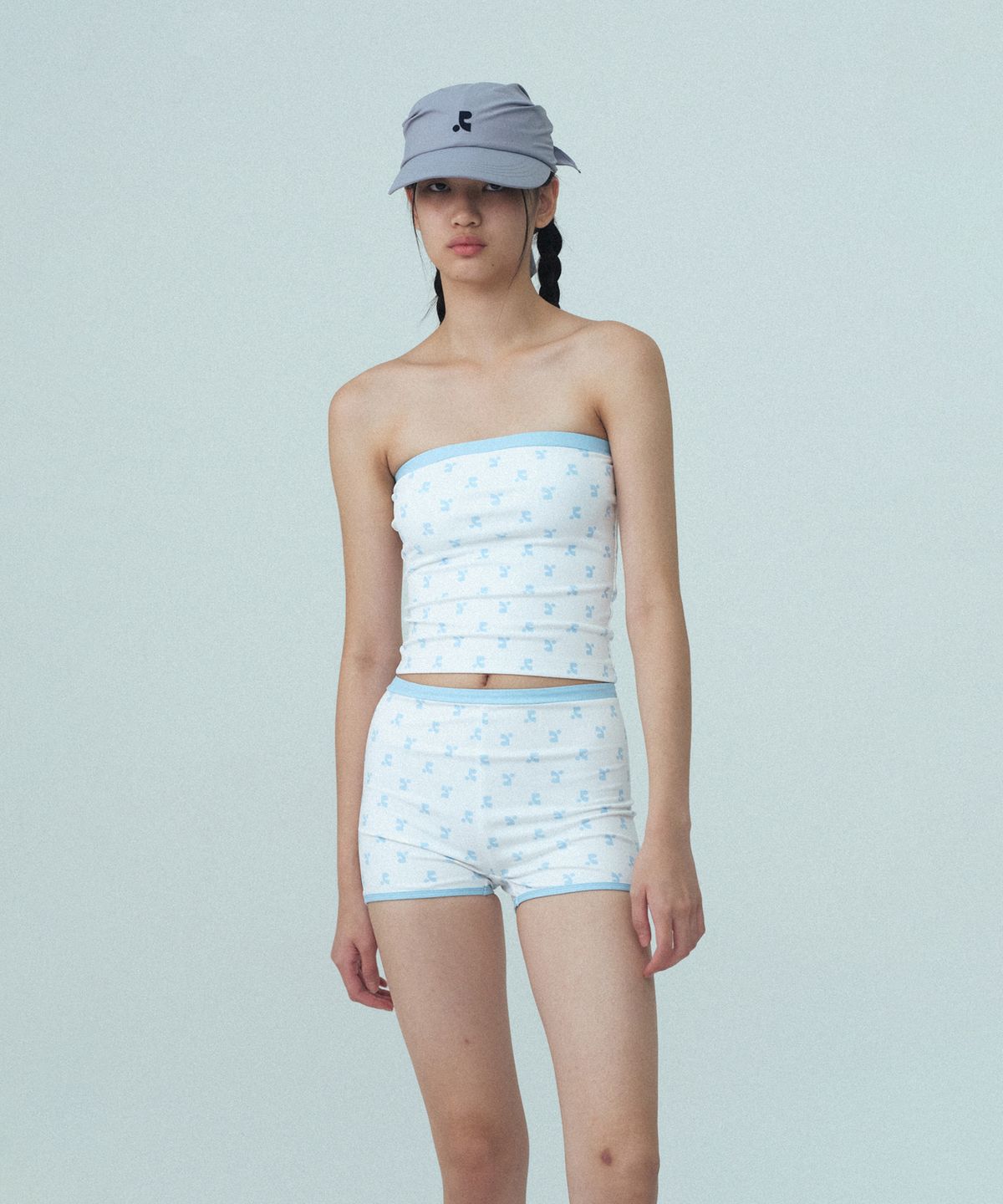 레스트앤레크레이션(REST&RECREATION) LOGO PATTERN TUBE TOP BIKINI - WHITE