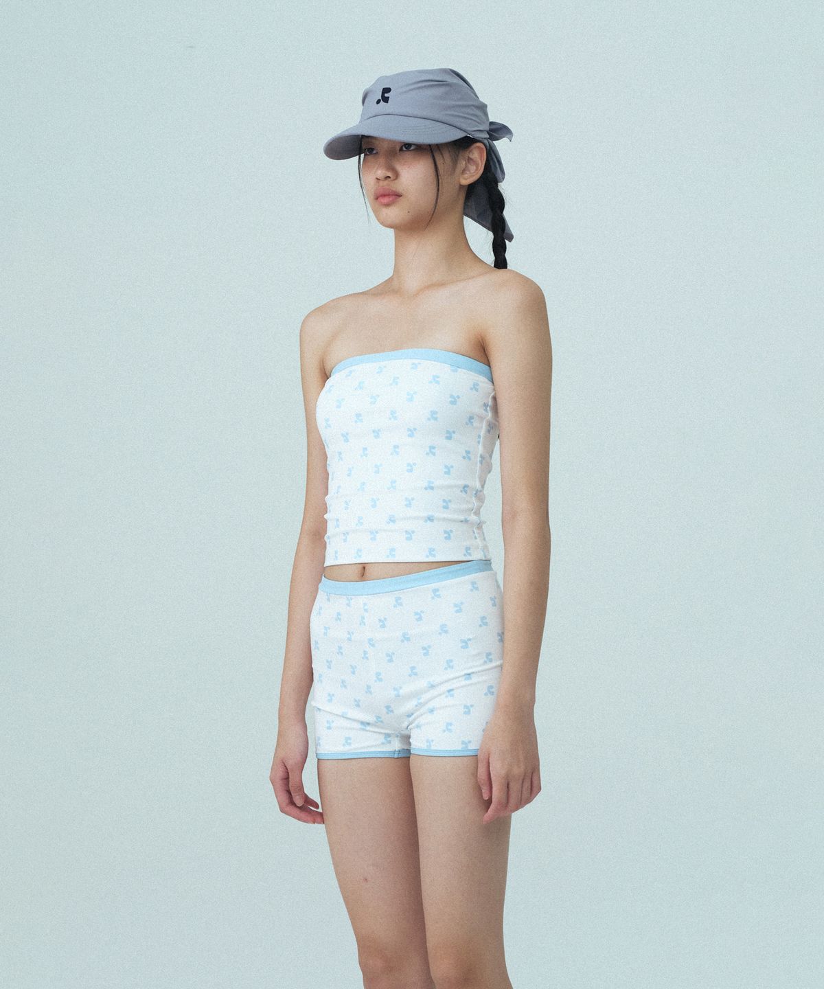 레스트앤레크레이션(REST&RECREATION) LOGO PATTERN TUBE TOP BIKINI - WHITE