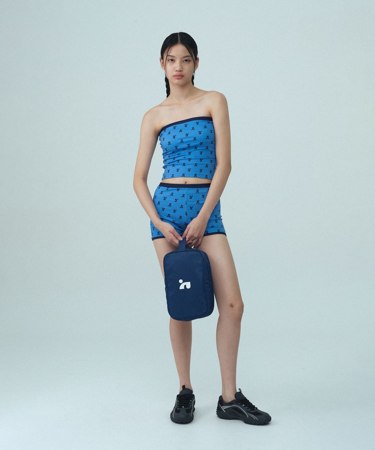 레스트앤레크레이션(REST&RECREATION) BEACH POUCH BAG - BLUE
