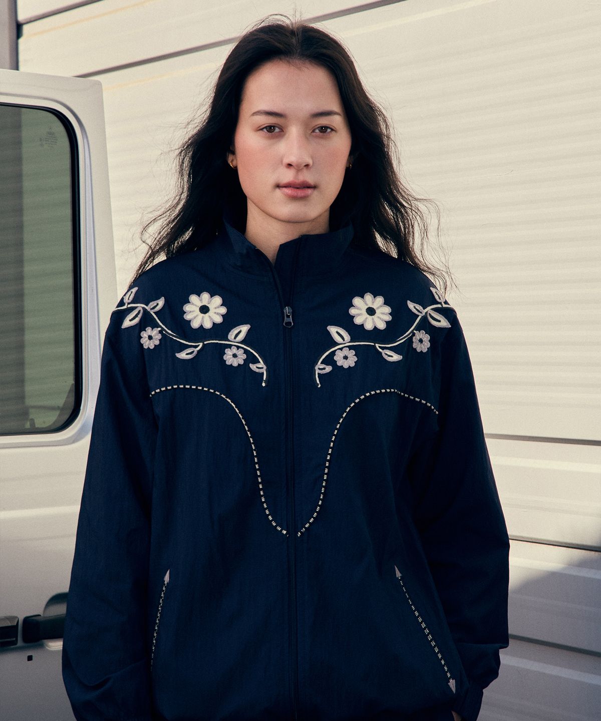 프리터(FRITUR) Embroidery Western Windbreaker Navy_F251JK06