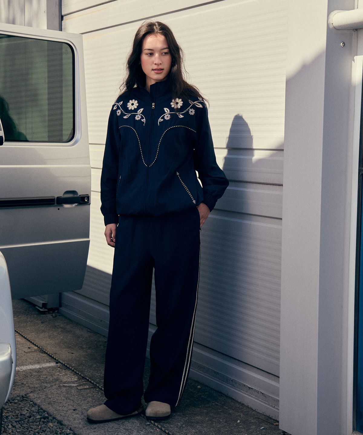 프리터(FRITUR) Embroidery Western Windbreaker Navy_F251JK06