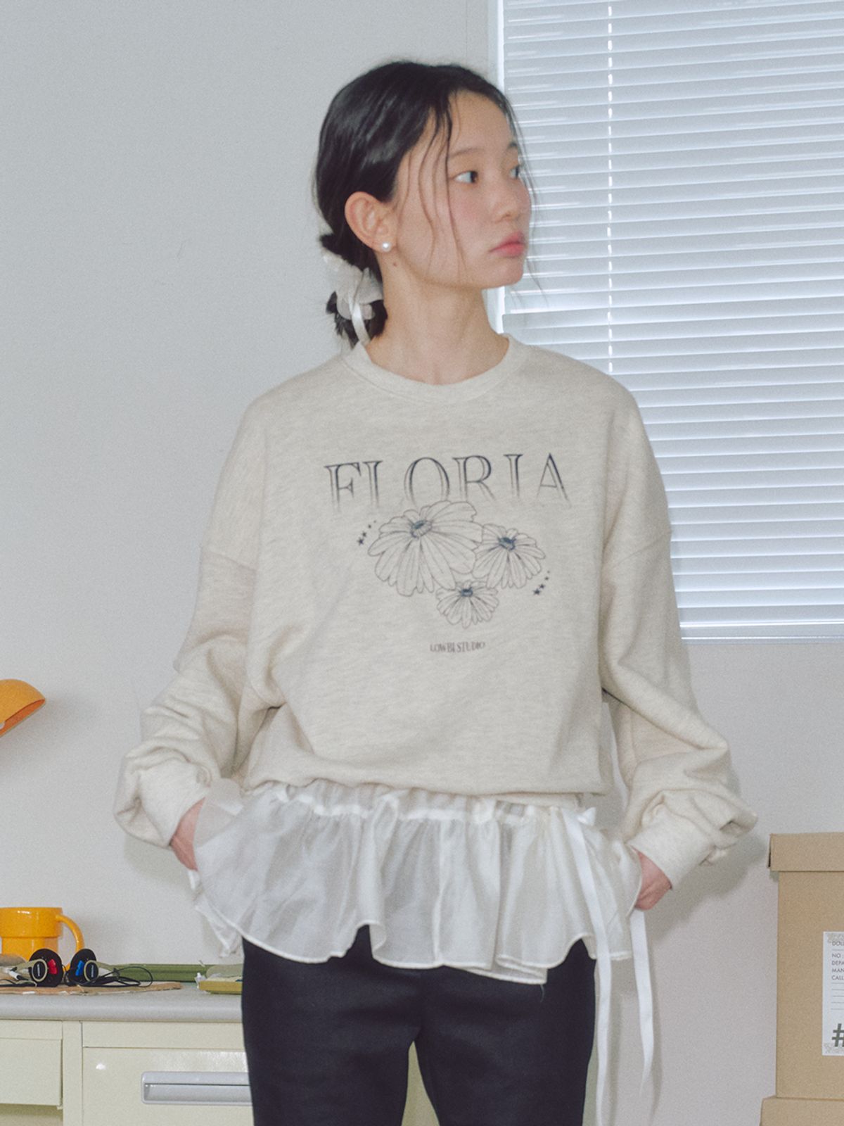 로우비(LOWBI) FLORIA SWEAT SHIRTS OATMEAL