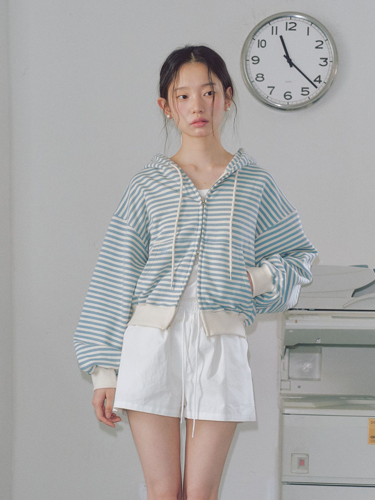 로우비(LOWBI) WIDS STRIPE 2WAY HOOD ZIP-UP SKY BLUE