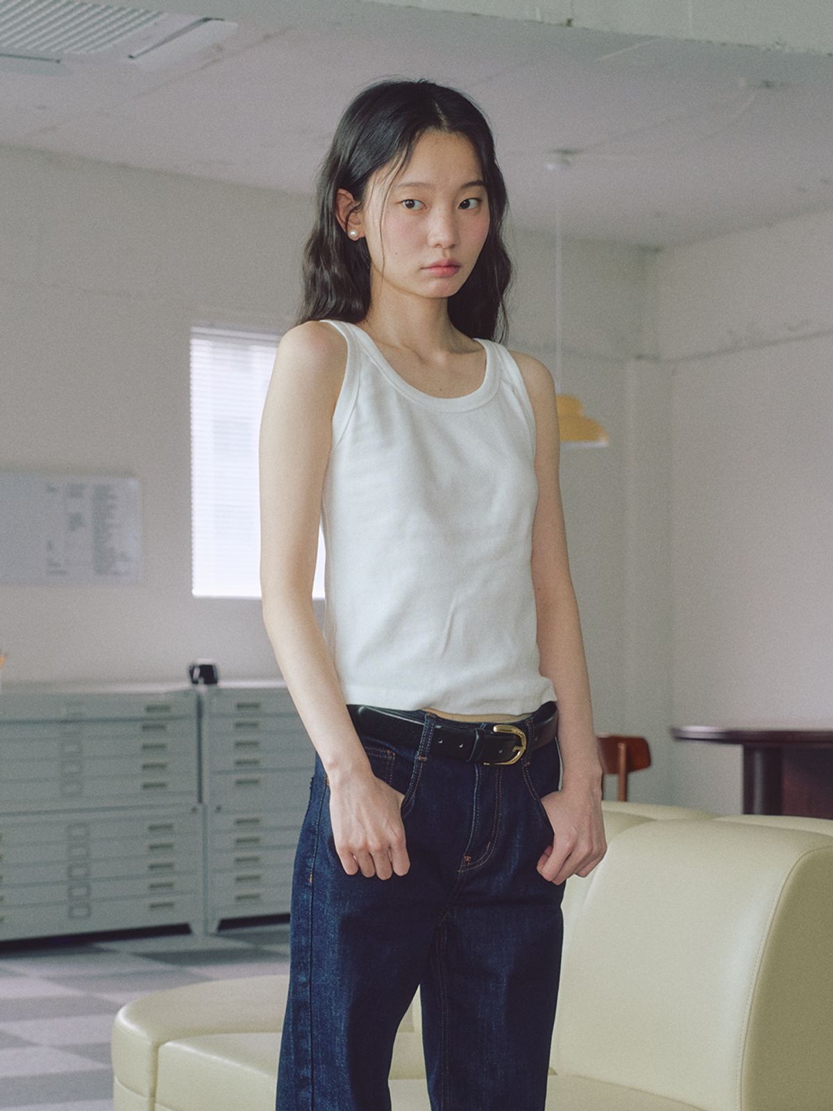 로우비(LOWBI) GLOW SLEEVELESS WHITE