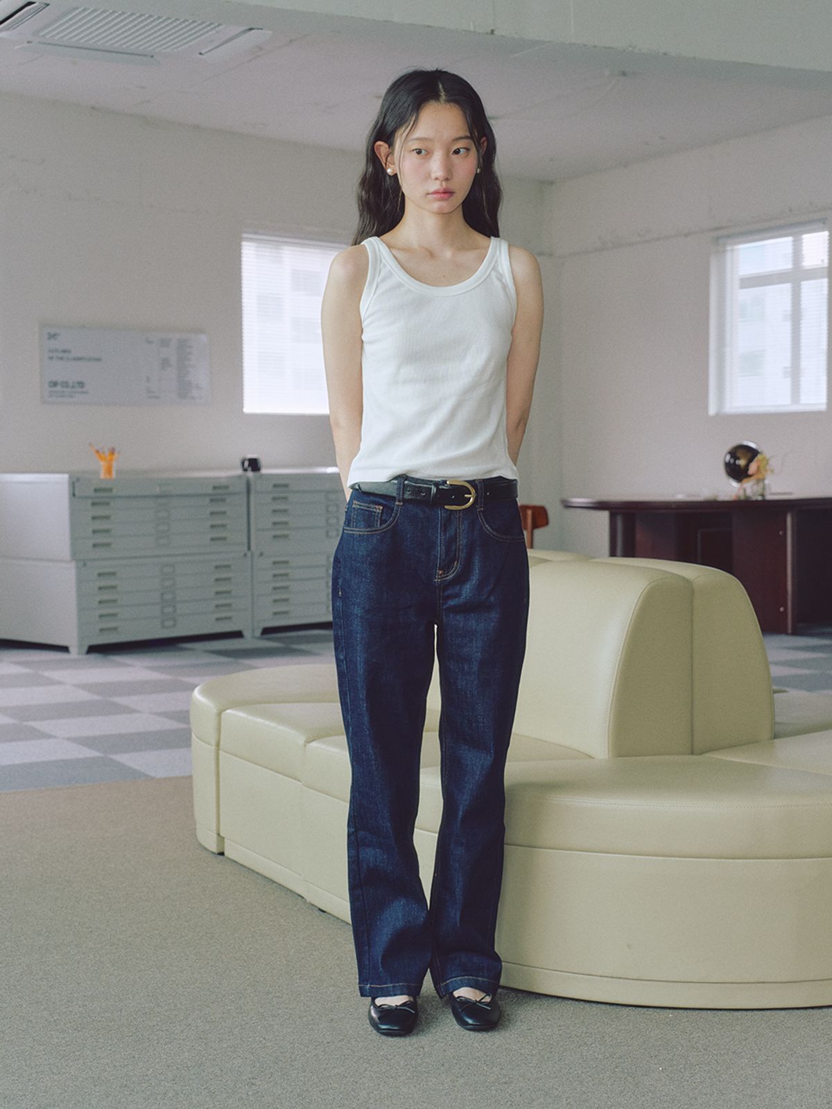 로우비(LOWBI) GLOW SLEEVELESS WHITE