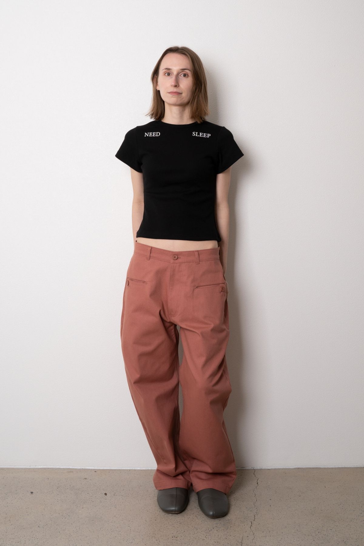 니드슬립(NEED SLEEP) 1/2 light need sleep tee [black]