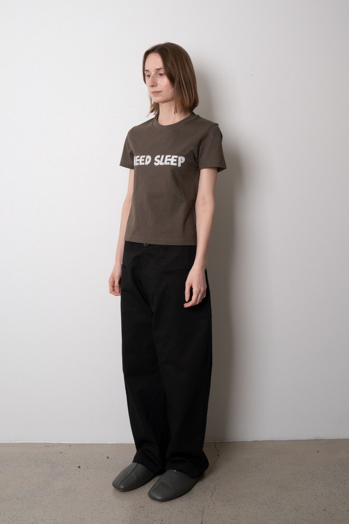 니드슬립(NEED SLEEP) 1/2 need sleep tee [olive]
