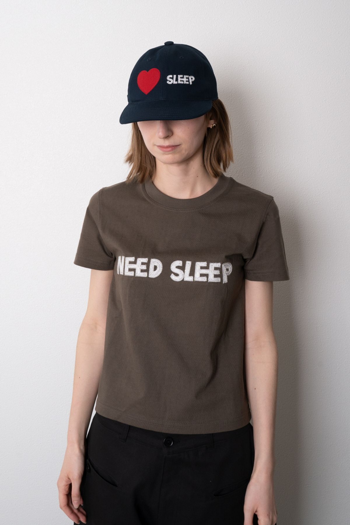 니드슬립(NEED SLEEP) 1/2 need sleep tee [olive]