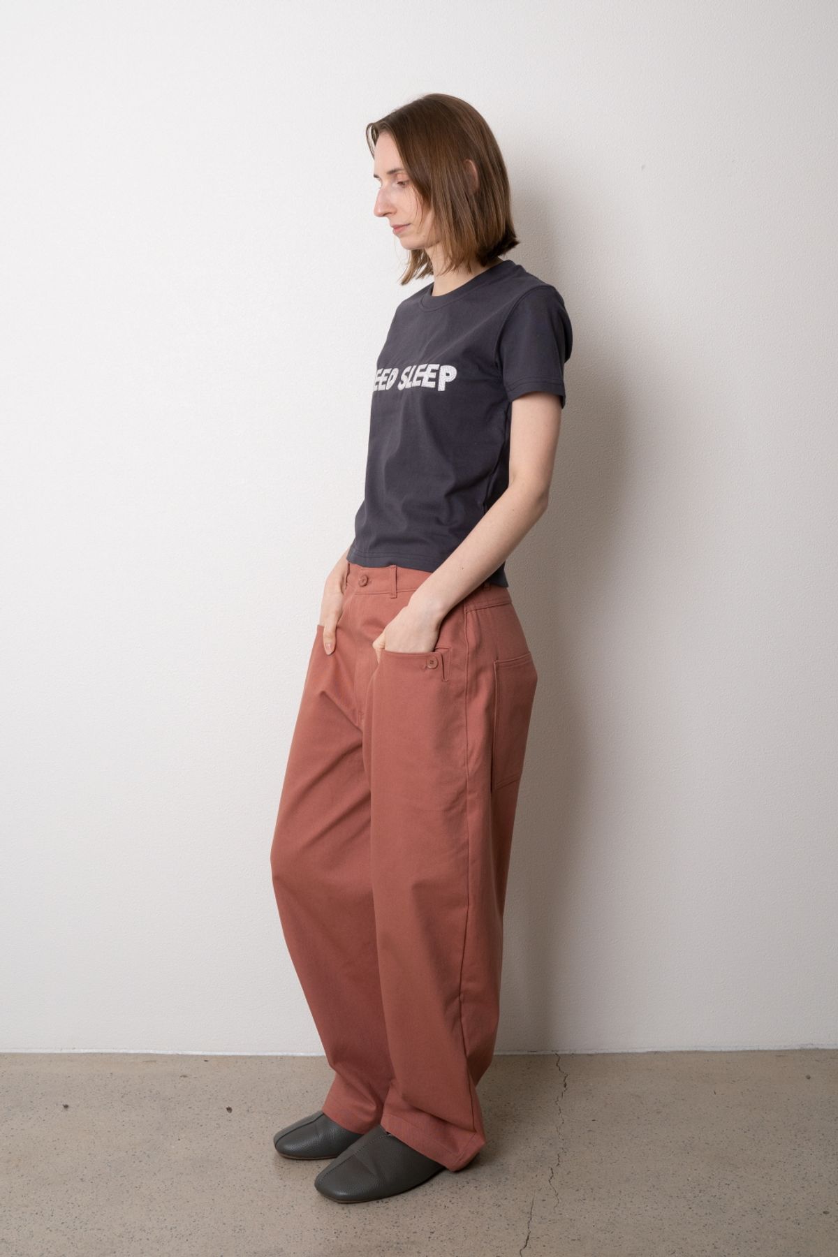 니드슬립(NEED SLEEP) 1/2 need sleep tee [charcoal]