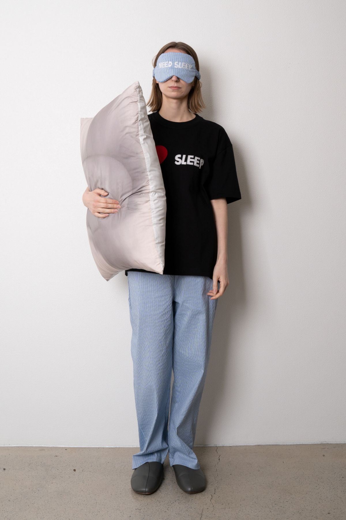 니드슬립(NEED SLEEP) i love sleep tee [black]