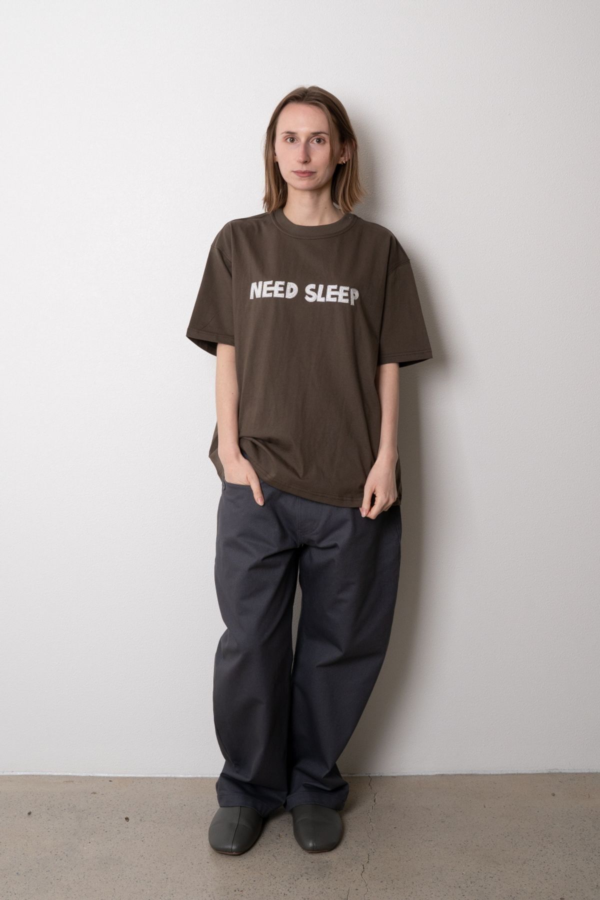 니드슬립(NEED SLEEP) need sleep tee [olive]