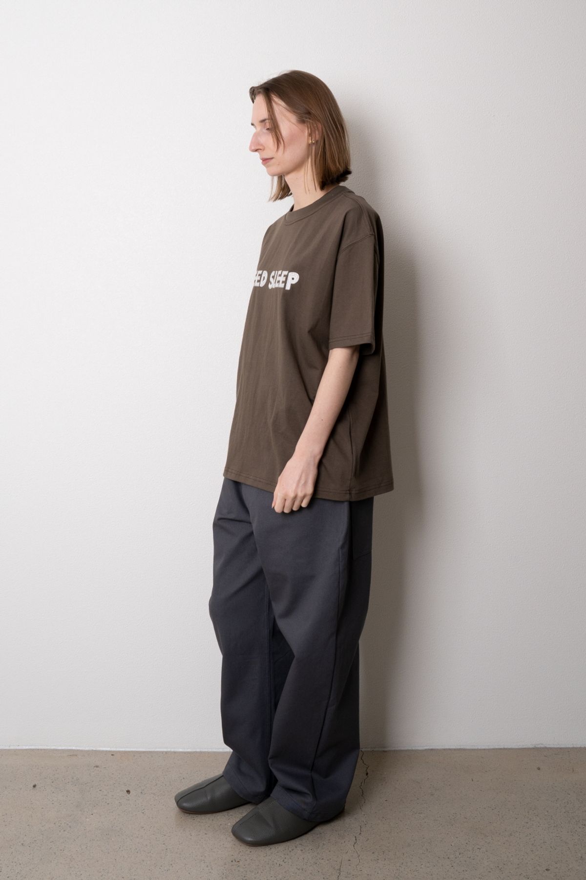 니드슬립(NEED SLEEP) need sleep tee [olive]