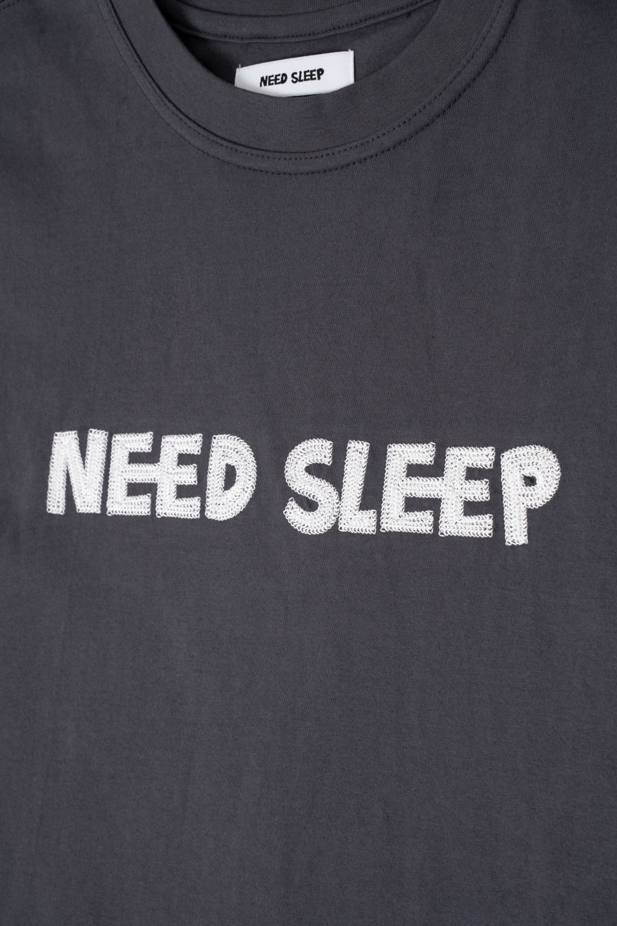 니드슬립(NEED SLEEP) need sleep tee [charcoal]