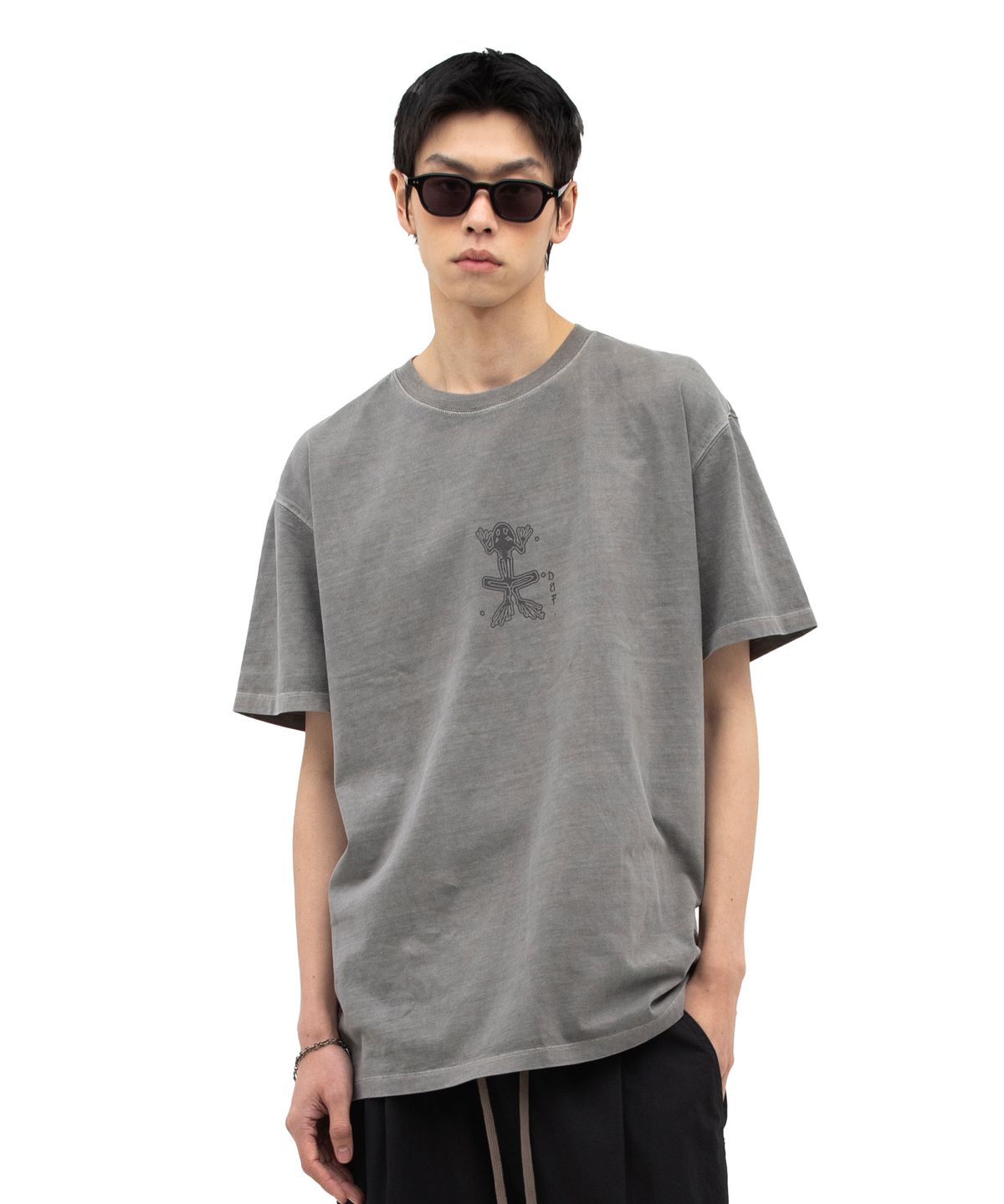 데프가먼츠(DEFGARMENTS) 피그 플로그 티셔츠