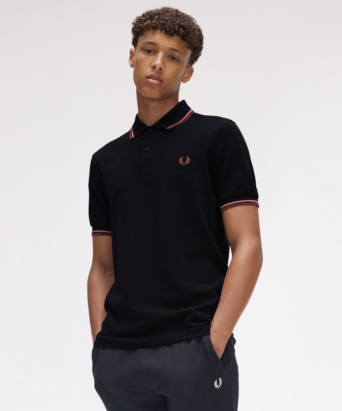 프레드페리(FRED PERRY) [M3600] 트윈 팁 프레드페리 셔츠 - 블랙/퍼티 핑크/위스키브라운 AFPM2513600-Y67