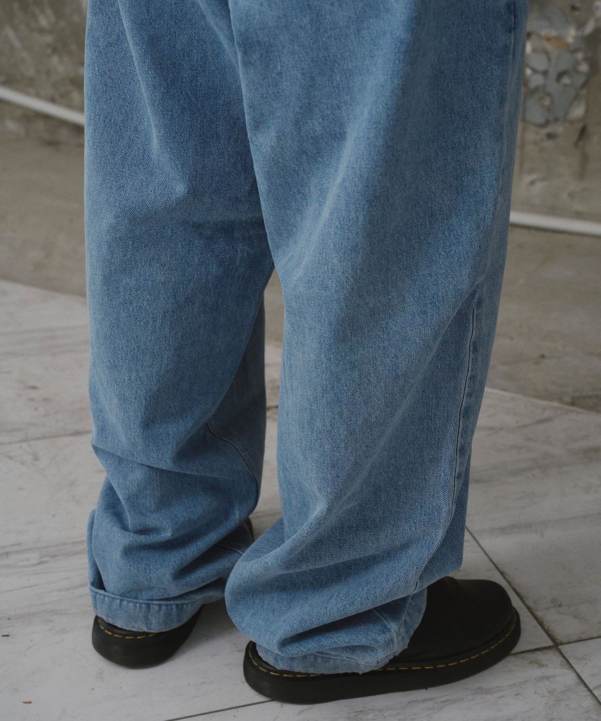 에르에르(ERER) Embroidered Detail Denim Pants Indigo
