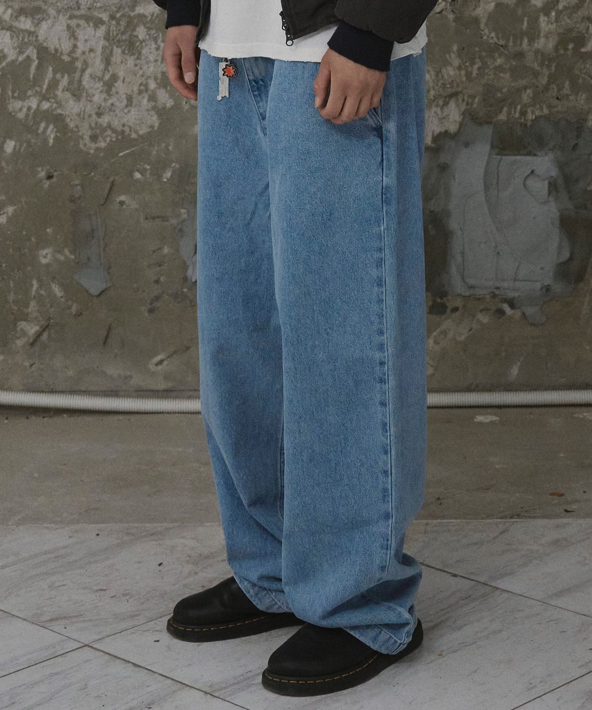 에르에르(ERER) Embroidered Detail Denim Pants Indigo