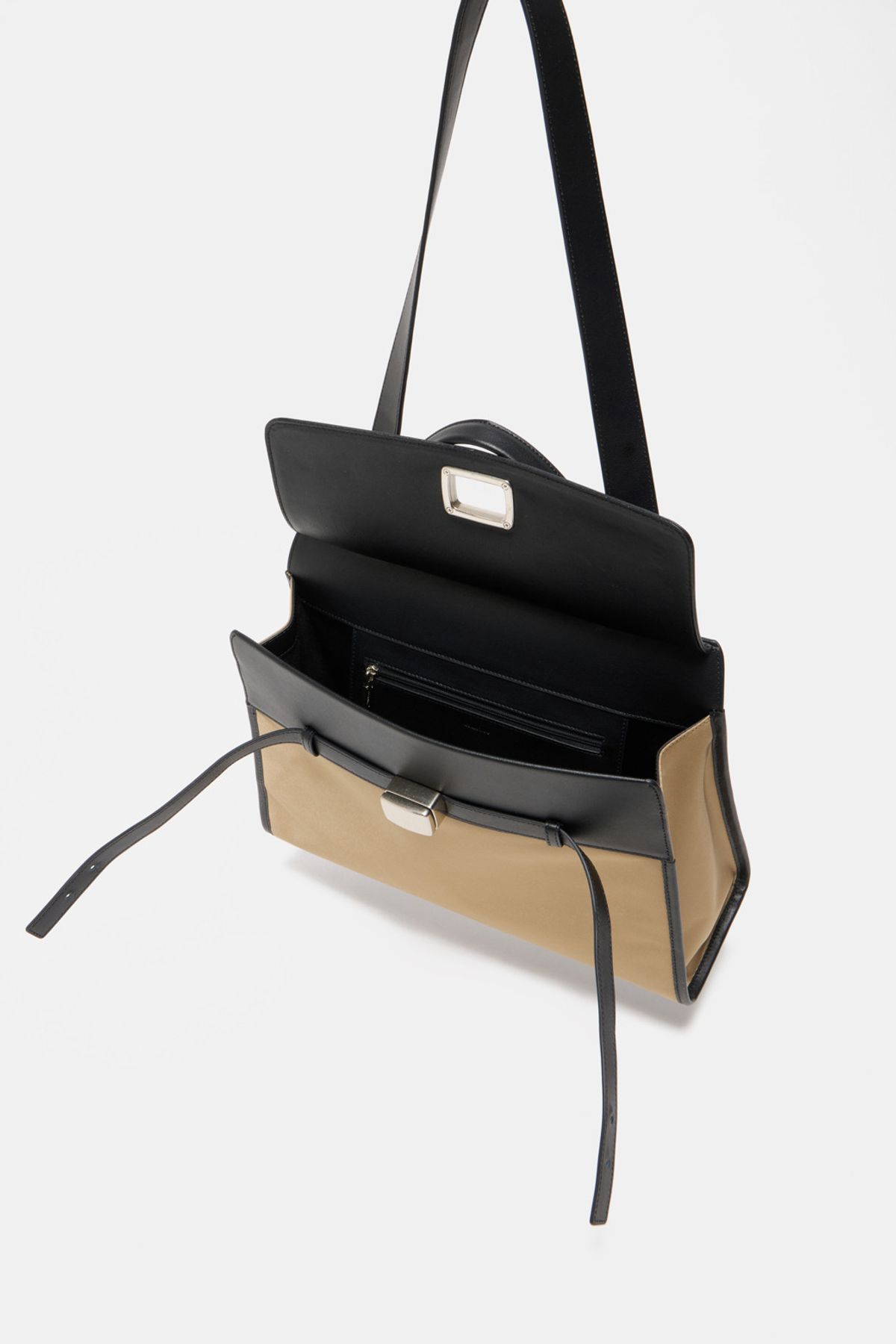 쿠론(COURONNE) Facade Noa Tote 36 Nylon_RCBTX25142BKX