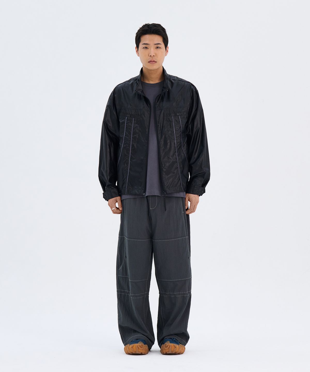논타입(NONTYPE) PIPING LIGHT WIND JUMPER (BLACK)