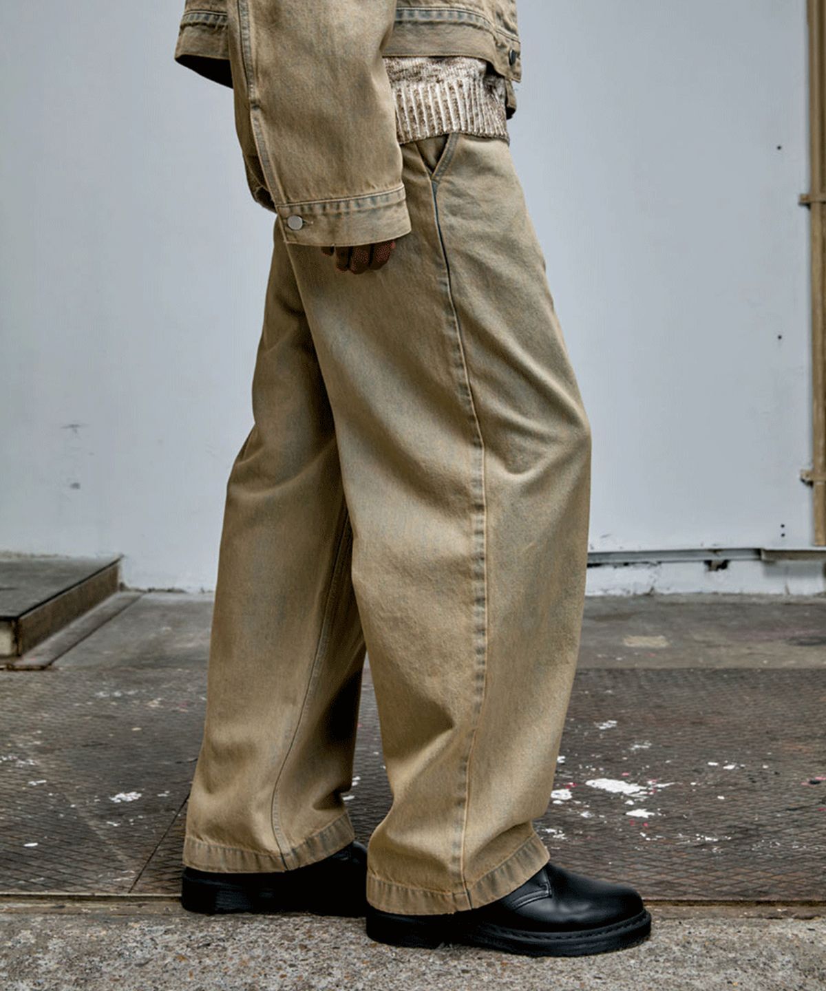 에르에르(ERER) Embroidered Detail Denim Pants Beige