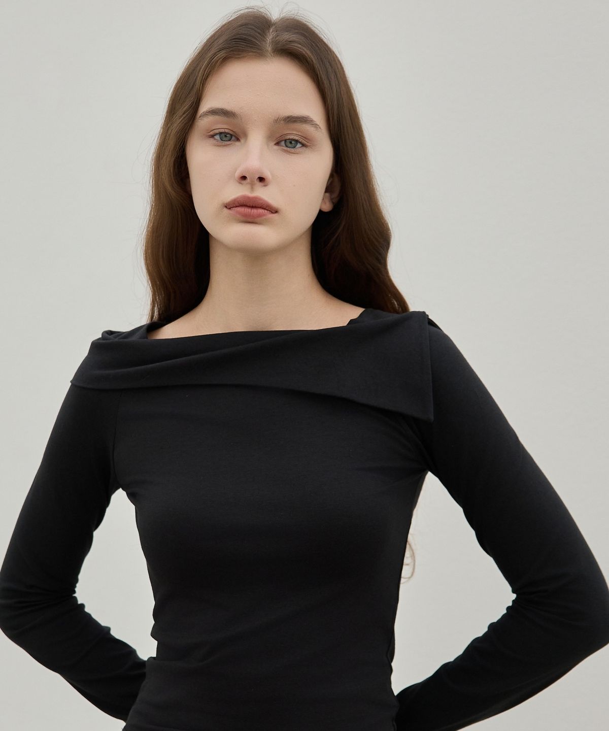 엘리오티(ELLIOTI) Off Shoulder LS Ts_2Color