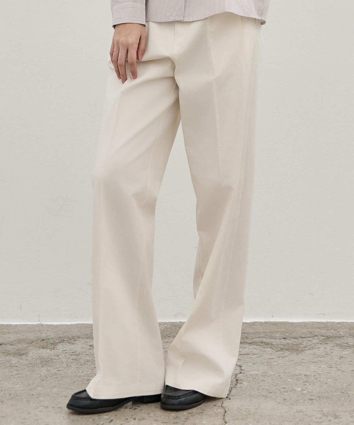 엘리오티(ELLIOTI) 2-Tuck Regular Chino Pants_3Color