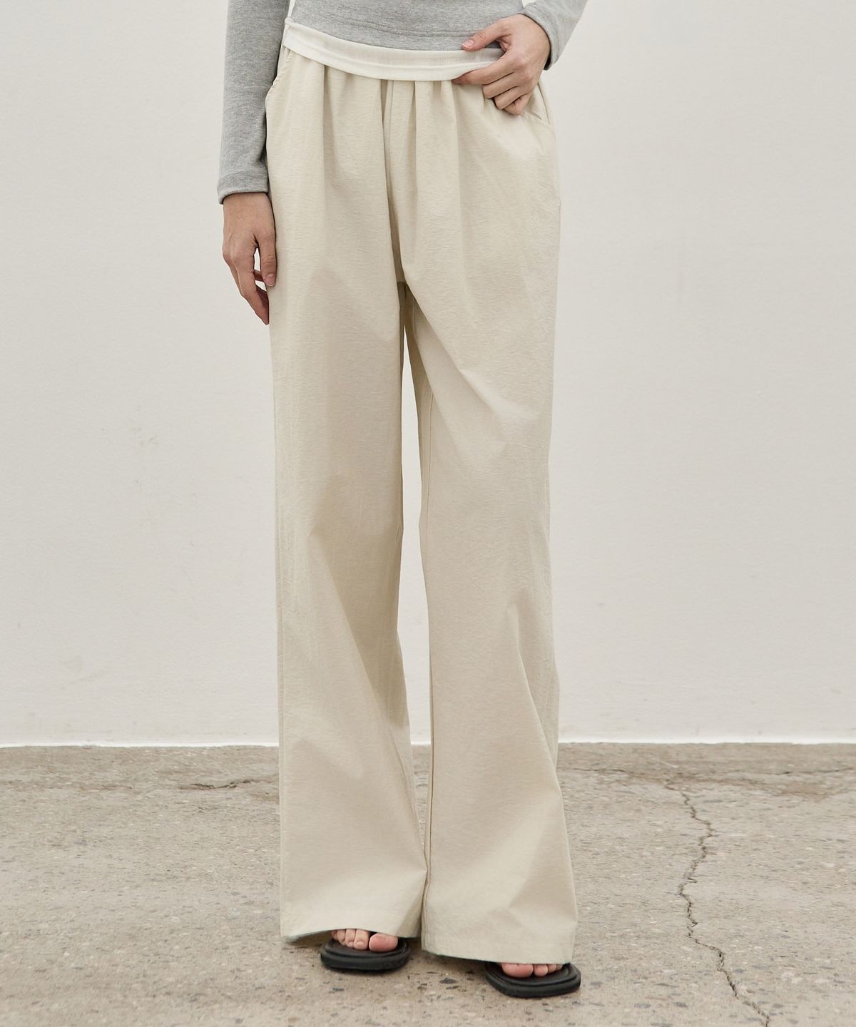 엘리오티(ELLIOTI) Nylon Wide Banding Pants_3Color