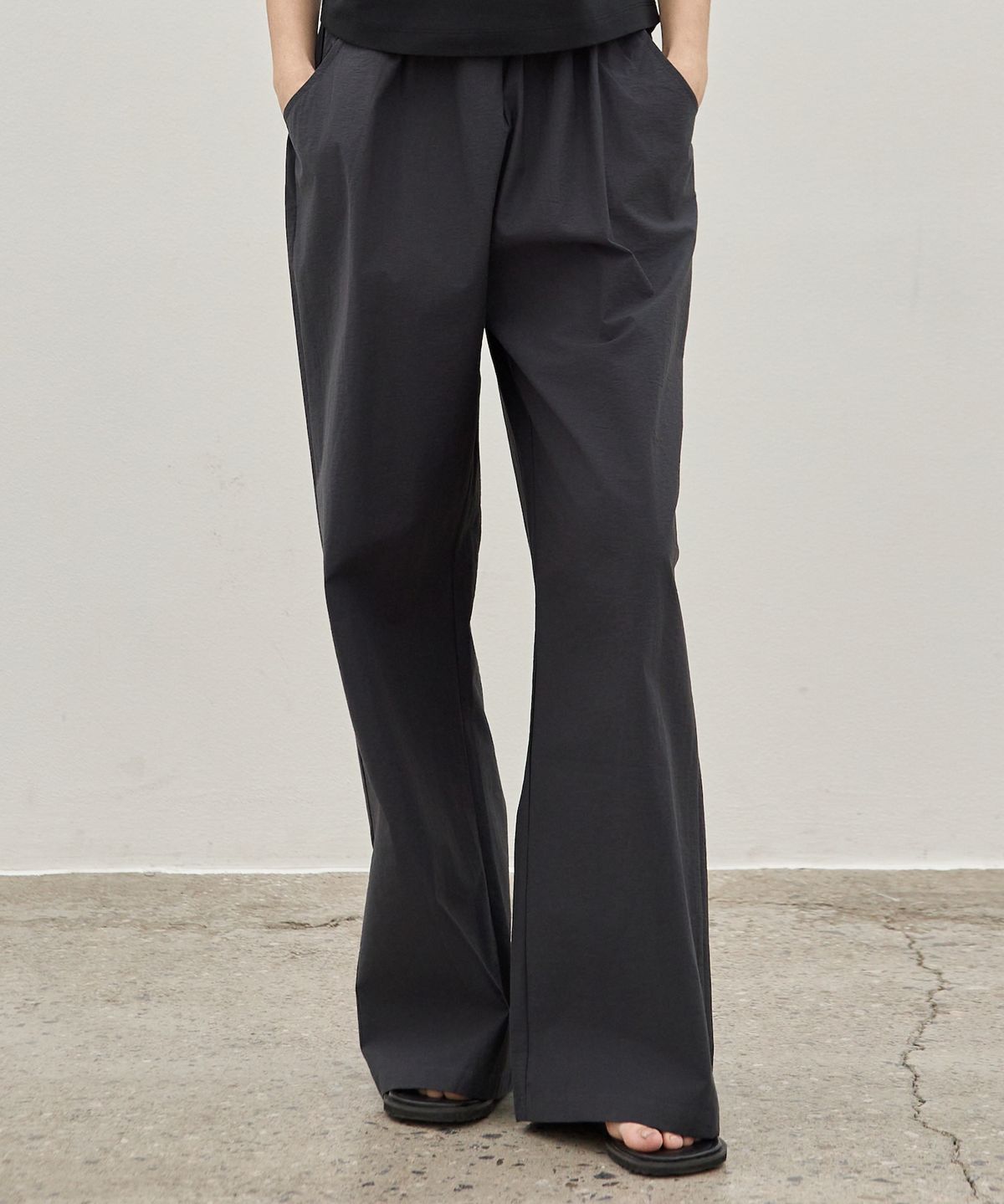 엘리오티(ELLIOTI) Nylon Wide Banding Pants_3Color