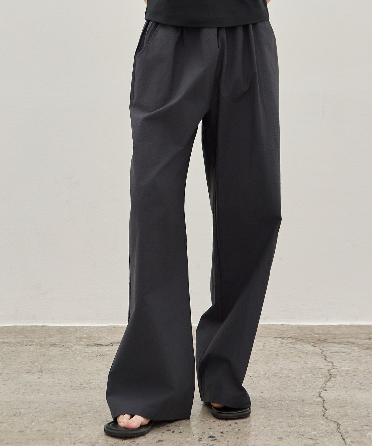 엘리오티(ELLIOTI) Nylon Wide Banding Pants_3Color