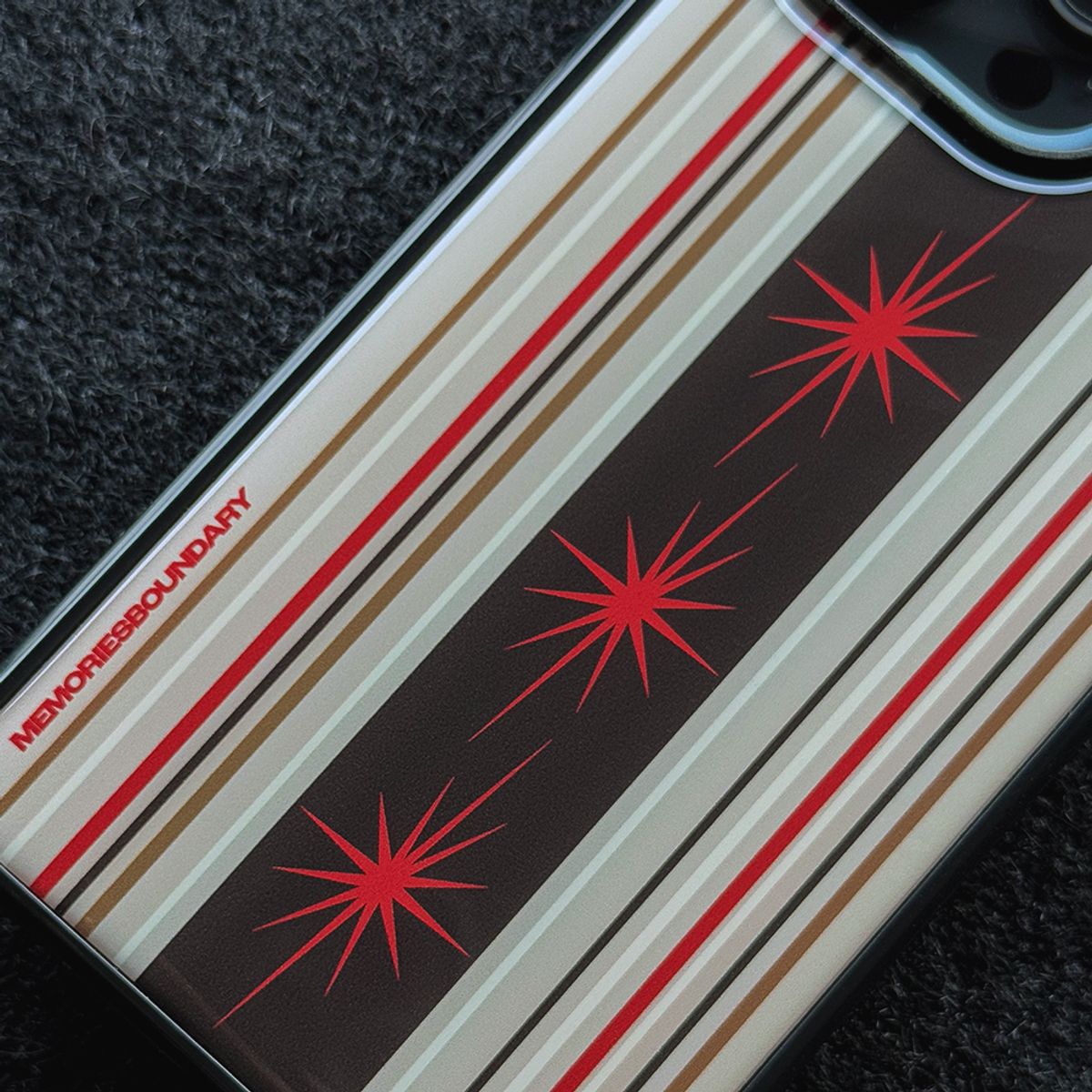 메모리즈바운더리(MEMORIESBOUNDARY) D.O.S Stripe Phone Case (Dusty Mocha)