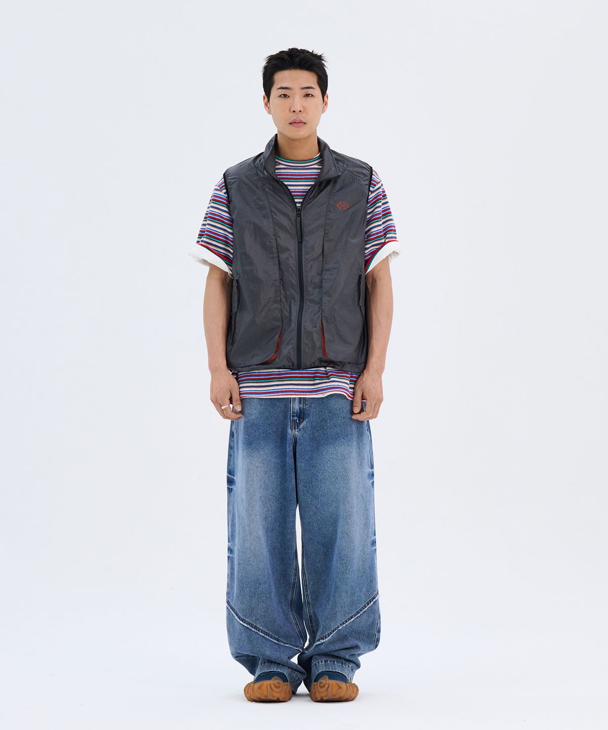 논타입(NONTYPE) HIDDEN EFFECT LIGHT WIND VEST (DARK DREY)
