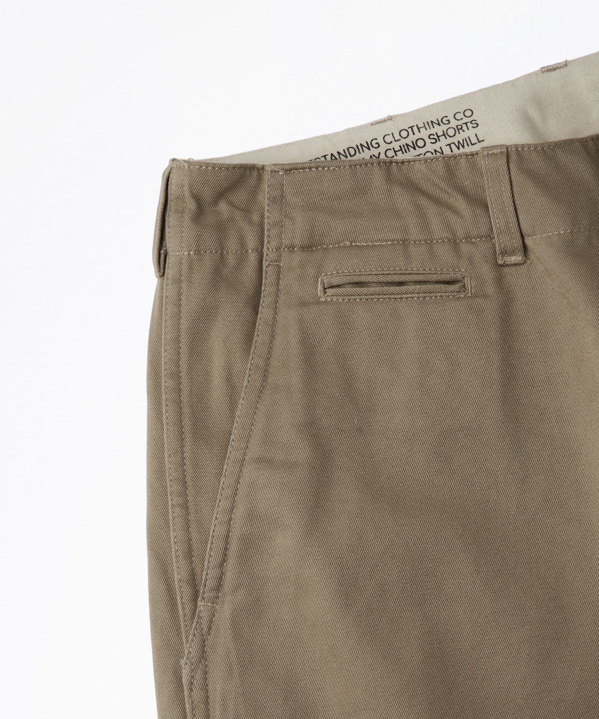 아웃스탠딩(OUTSTANDING) OFFICER CHINO SHORTS_KHAKI